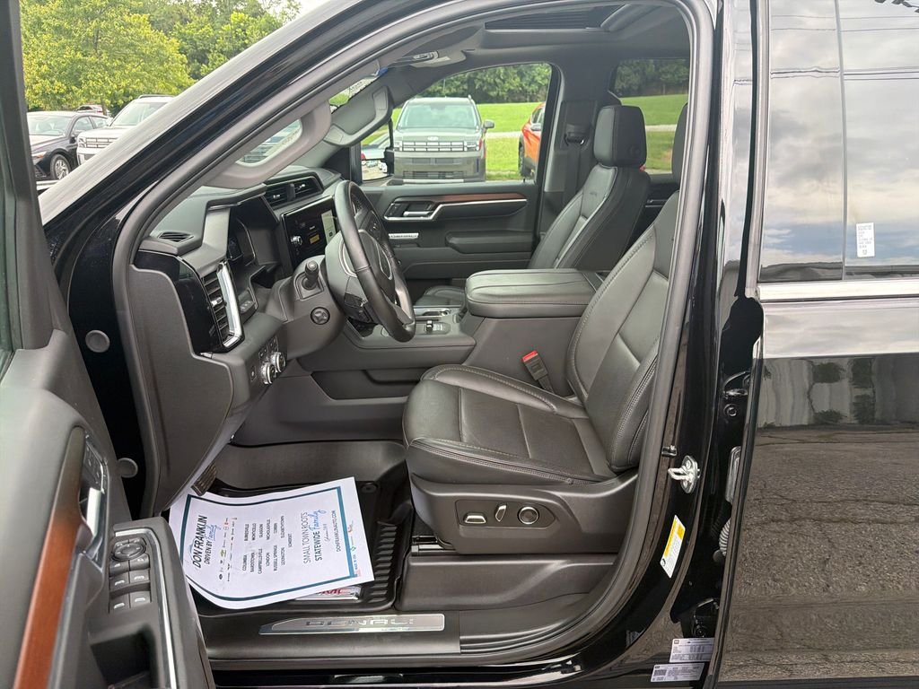 Used 2025 Black GMC Denali image 13