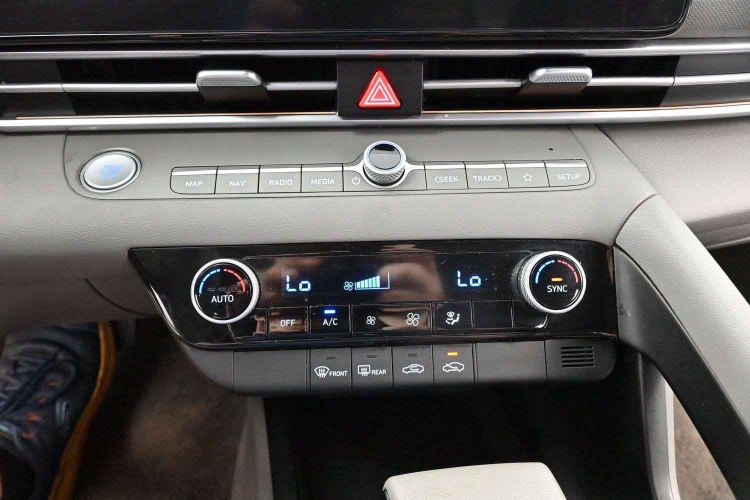 Used 2024 Serenity White Hyundai SEL image 21