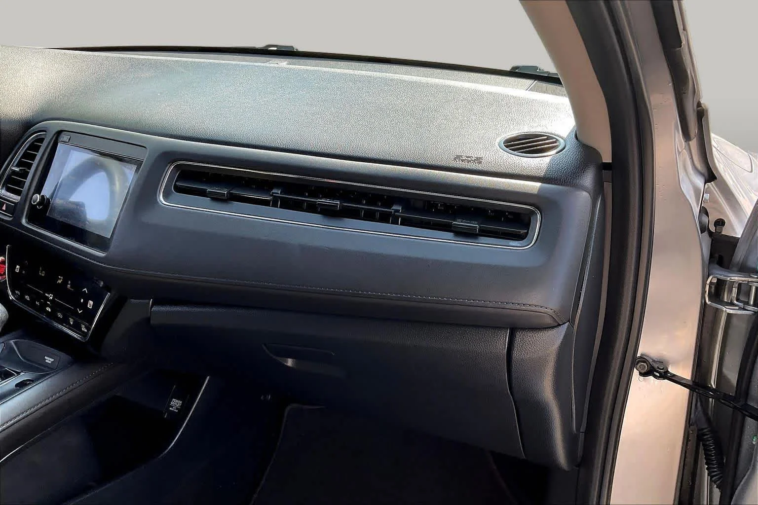 Used 2022 Lunar Silver Metallic Honda EX image 19