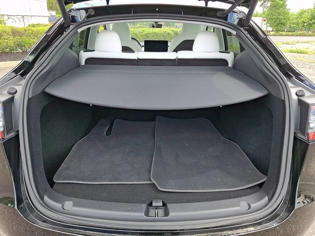 Used 2023  Tesla Long Range image 62