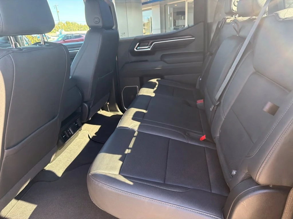 Used 2026 Onyx Black GMC SLT image 31