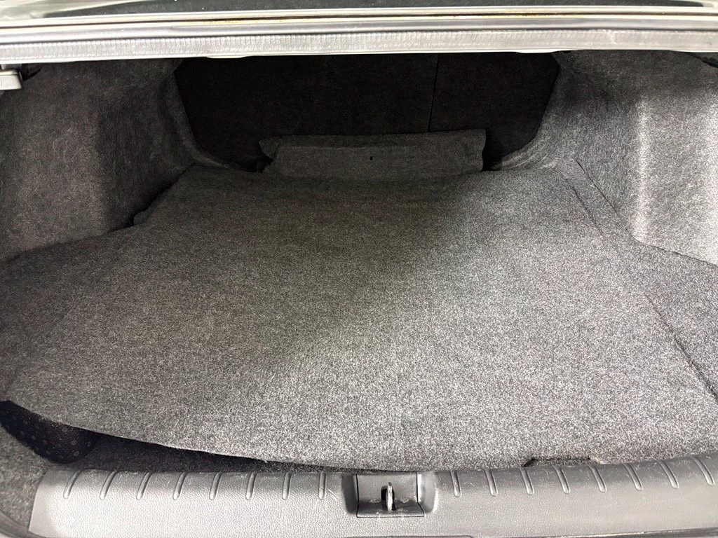 Used 2018 White Honda Si image 38