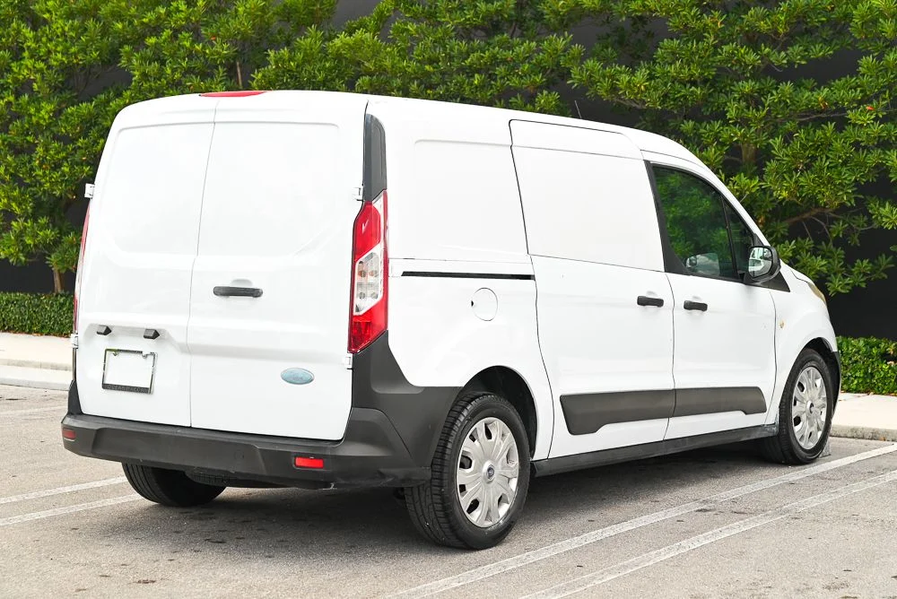 Used 2018 White Ford XL image 4