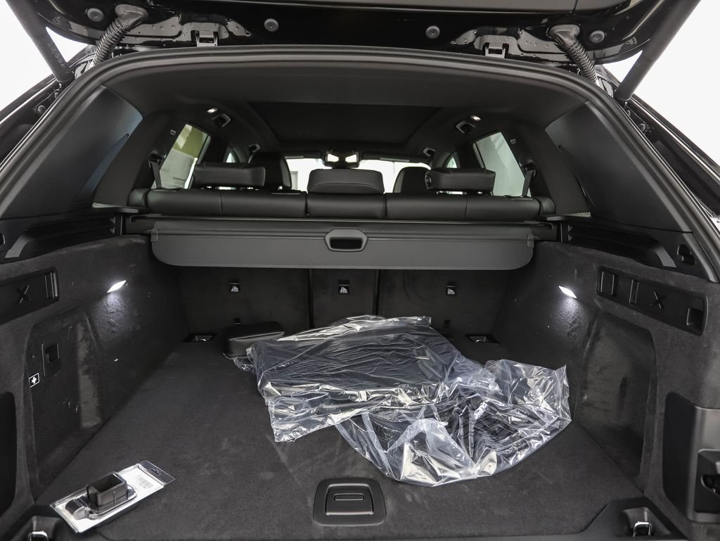 New 2026 Black Sapphire Metallic BMW xDrive40i image 24