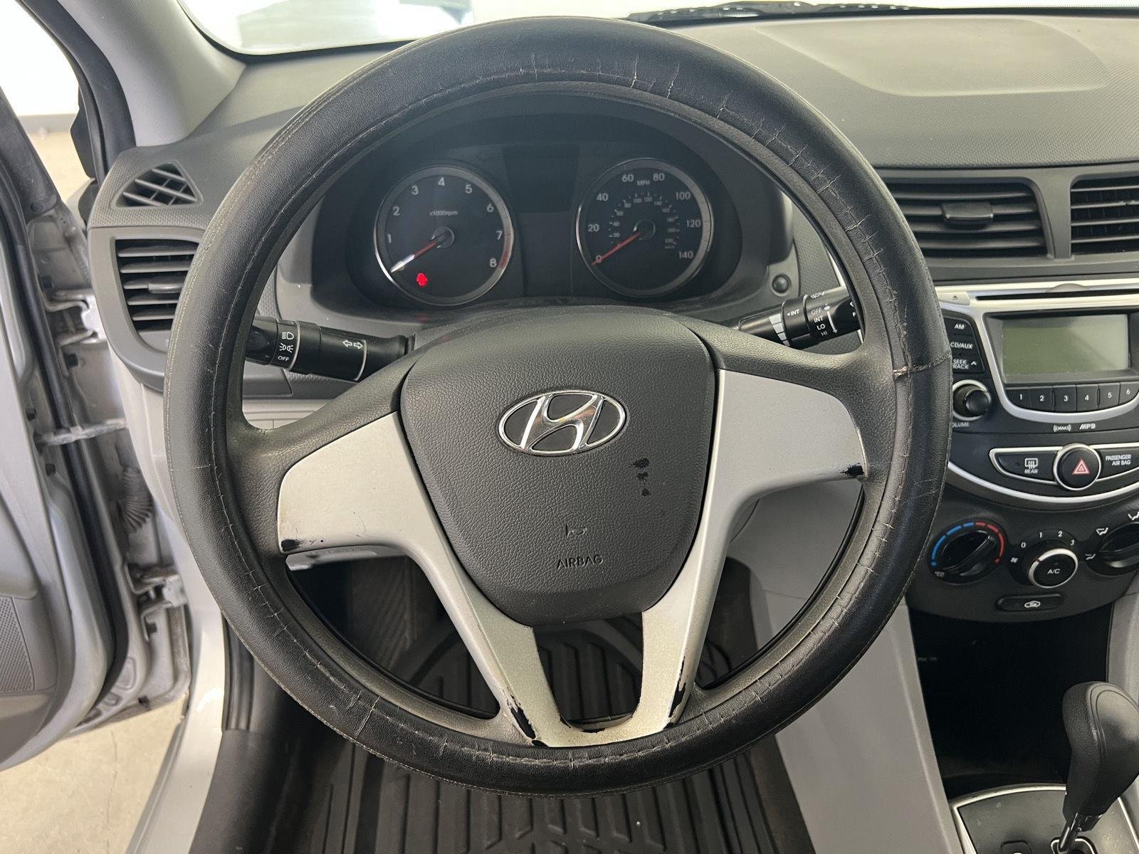 2012 Hyundai Accent GLS - Photo 14