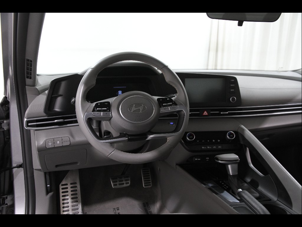 2025 Hyundai Elantra SEL - Photo 6