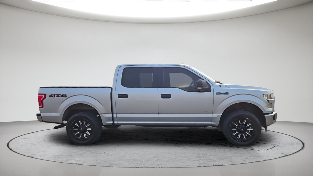 Used 2017 Silver Ford XLT image 5