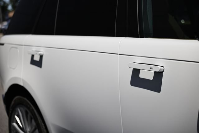 New 2026 Fuji White Land Rover SE 7 Seats image 16