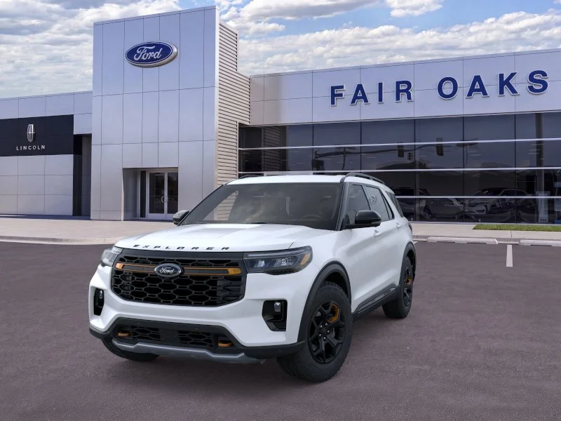 New 2026 Star White Metallic Tri-Coat Ford Tremor image 2