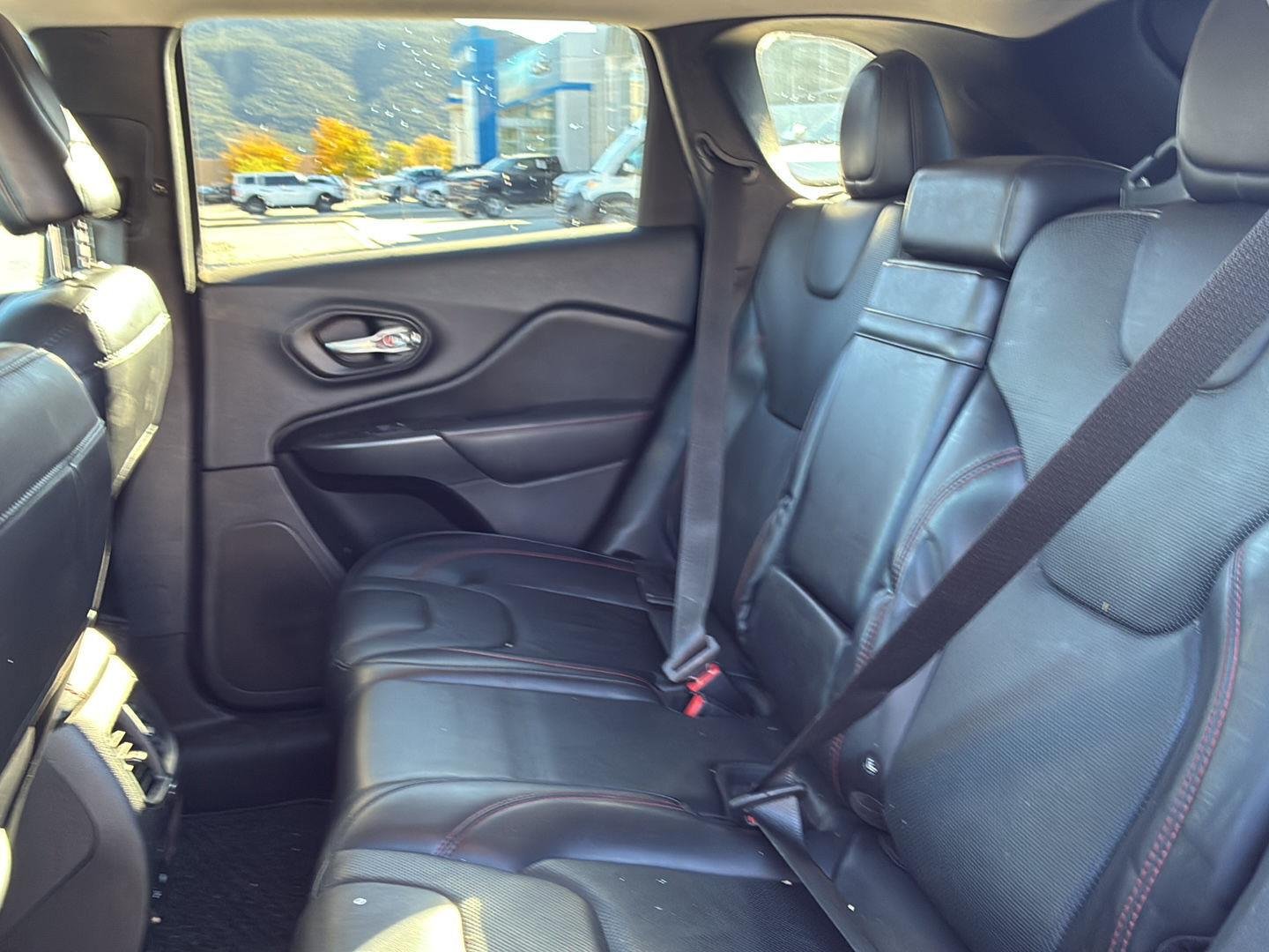 Used 2019 Bright White Clearcoat Jeep Trailhawk Elite image 6