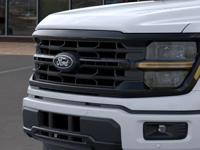 New 2026 Oxford White Ford XLT image 17