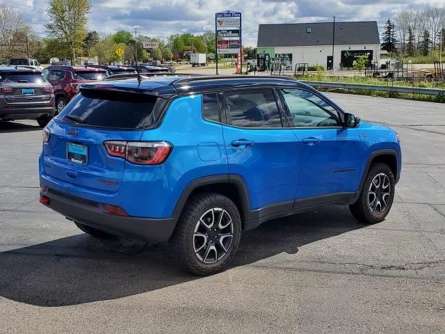 Used 2024 Red Hot Pearlcoat Jeep Trailhawk image 4