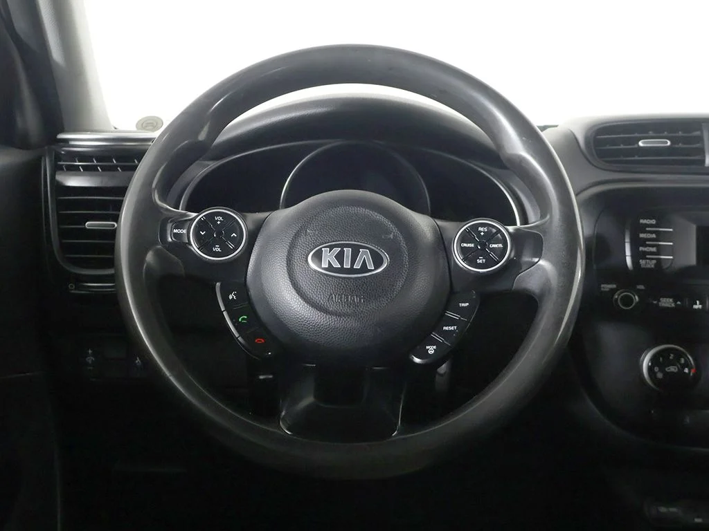 Used 2014 Green Kia Base image 29