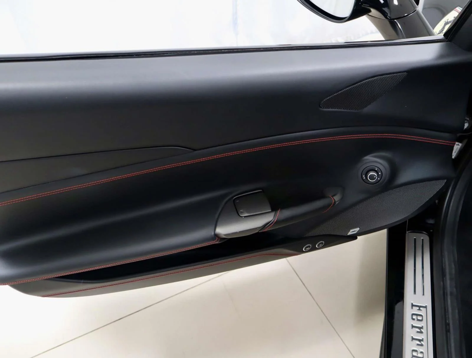 Used 2019 Black Ferrari Convertible image 19