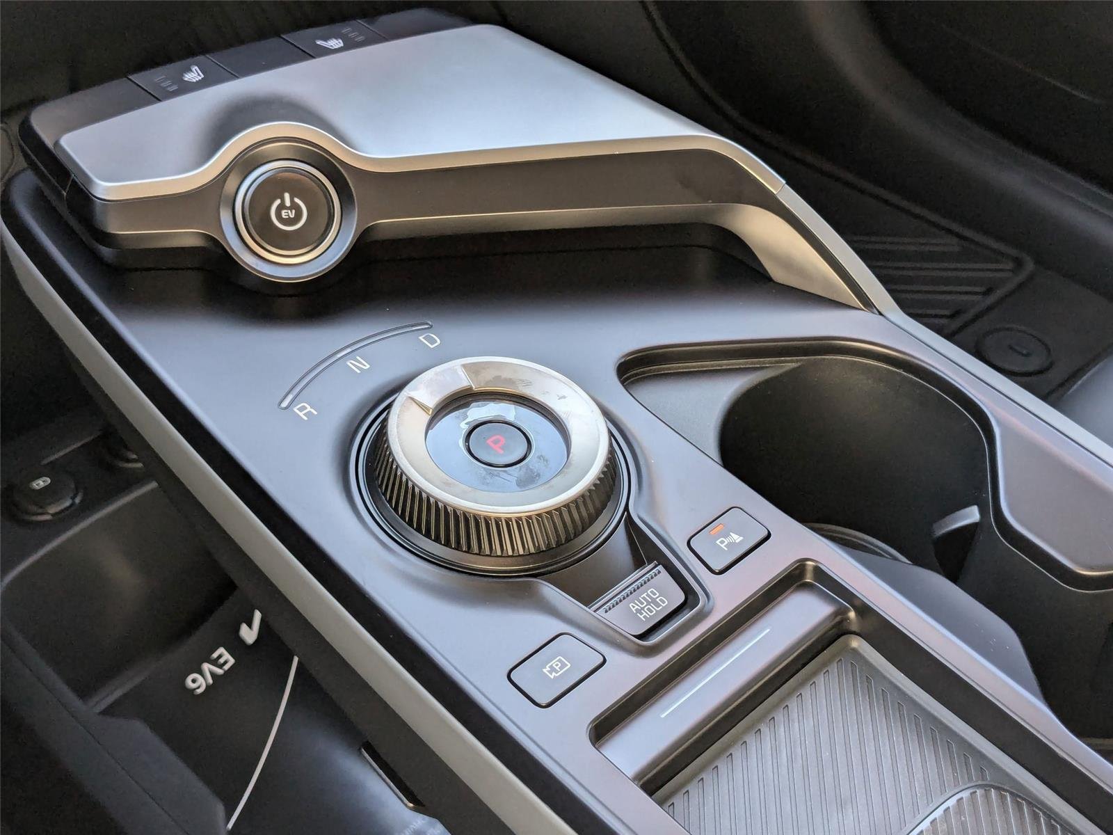 New 2025 Ebony Black Kia Light Long Range image 25