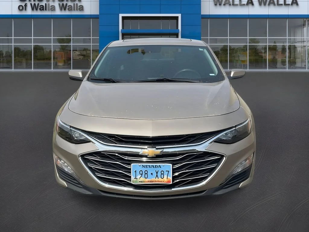 Used 2023 Mineral Gray Metallic Chevrolet LT image 2