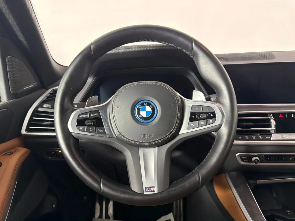 Certified Used 2023 Phytonic Blue Metallic BMW xDrive45e image 19