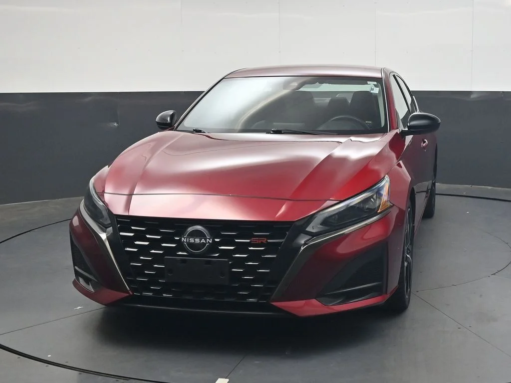 Used 2023 Red Nissan 2.5 SR image 13
