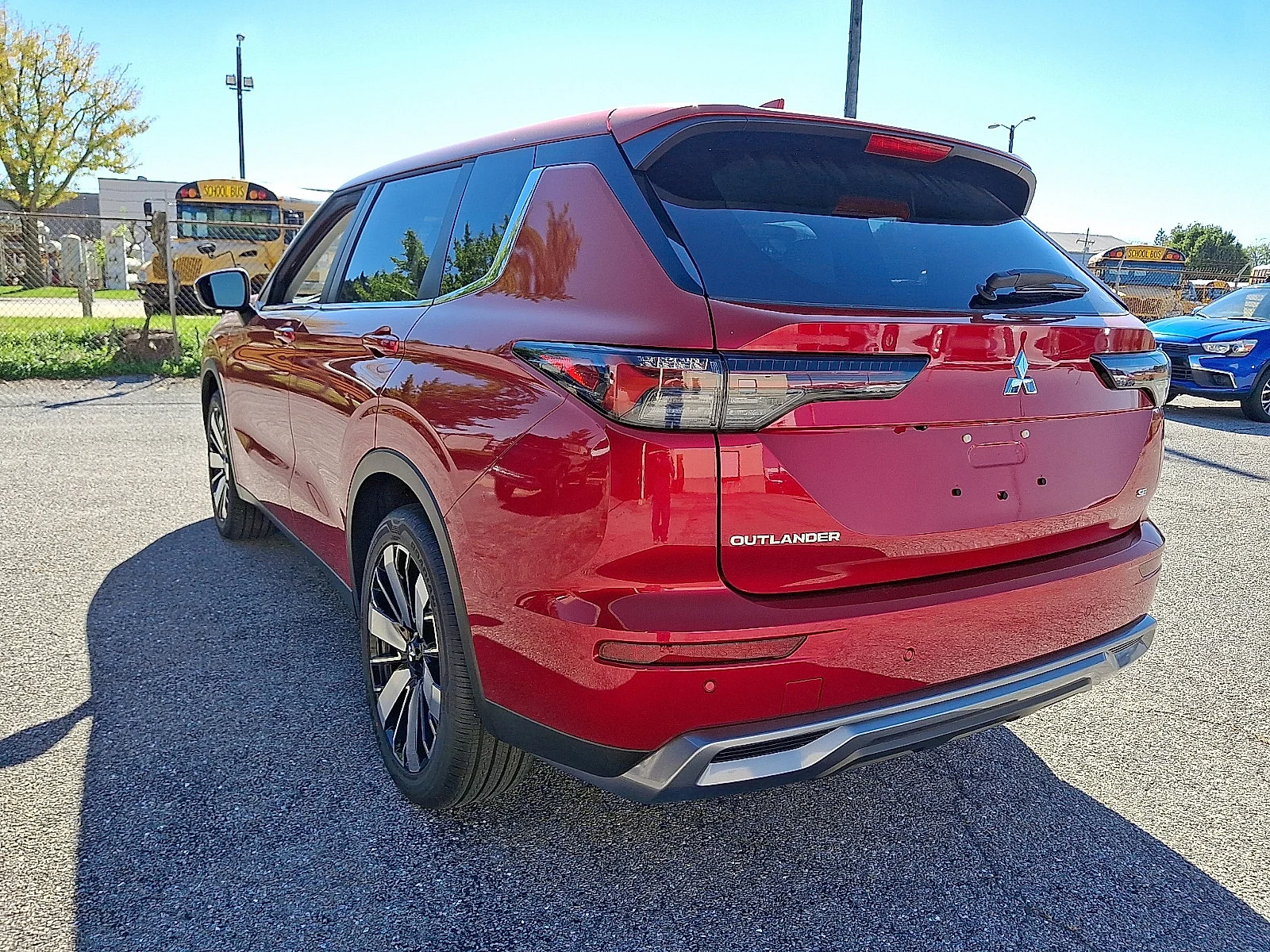 New 2026 Red Mitsubishi SE image 5