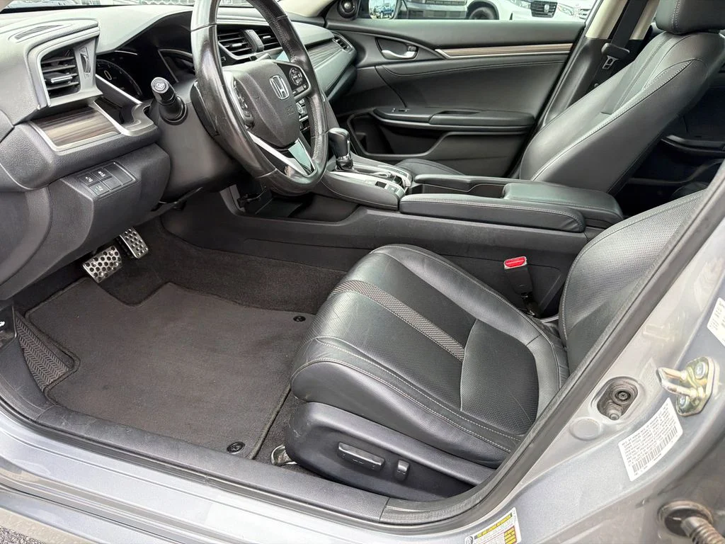 Used 2020 Silver Honda Touring image 9
