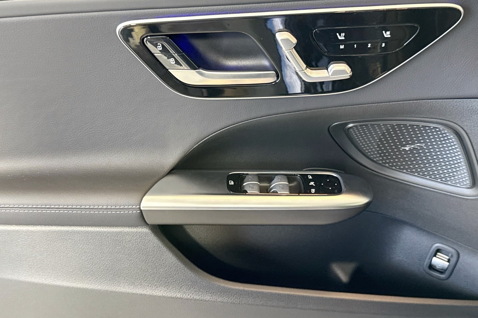 New 2026 Twilight Blue Metallic Mercedes-Benz C 300 image 16