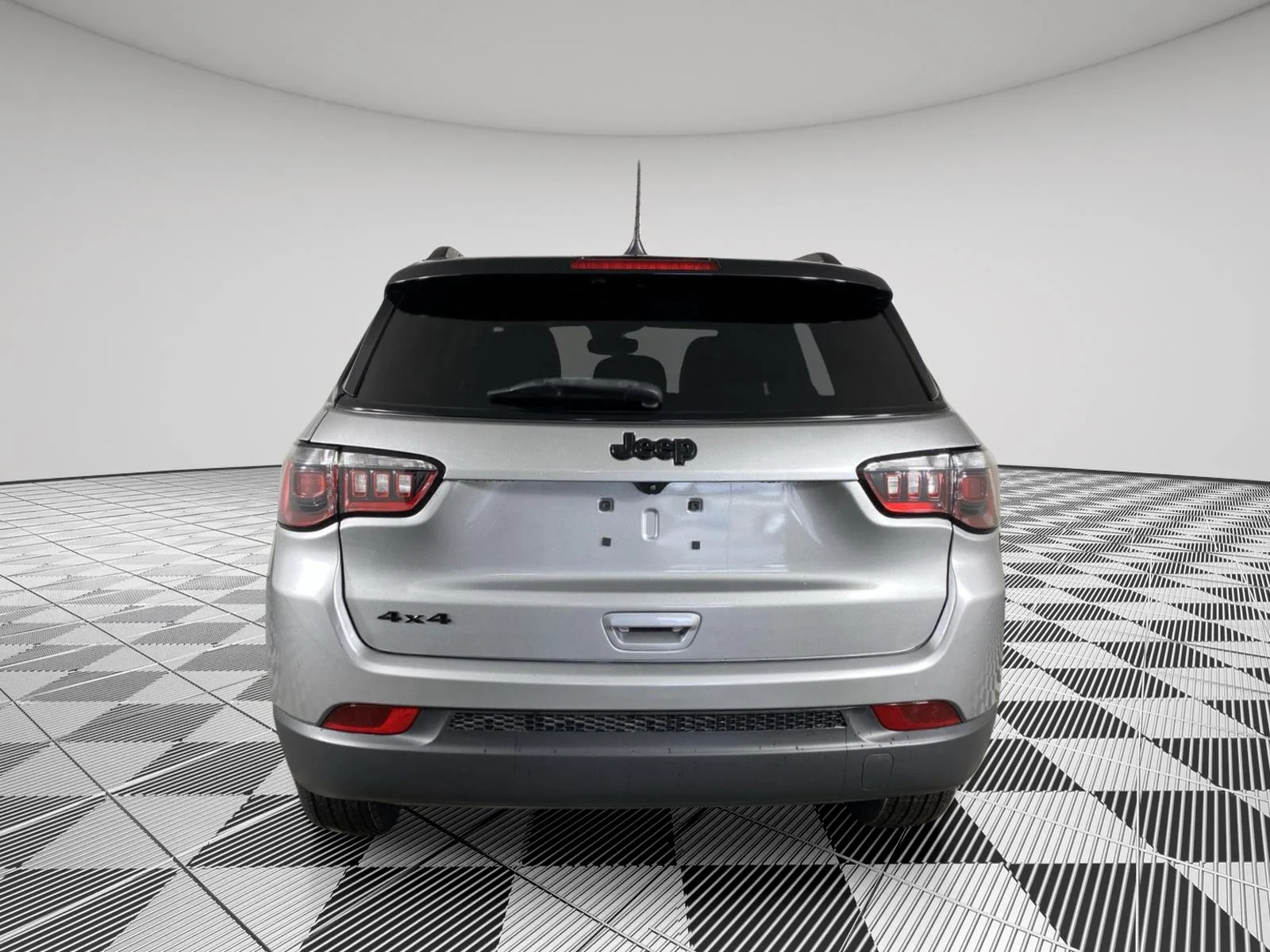 Used 2023 Billet Silver Metallic Clearcoat Jeep Altitude image 6