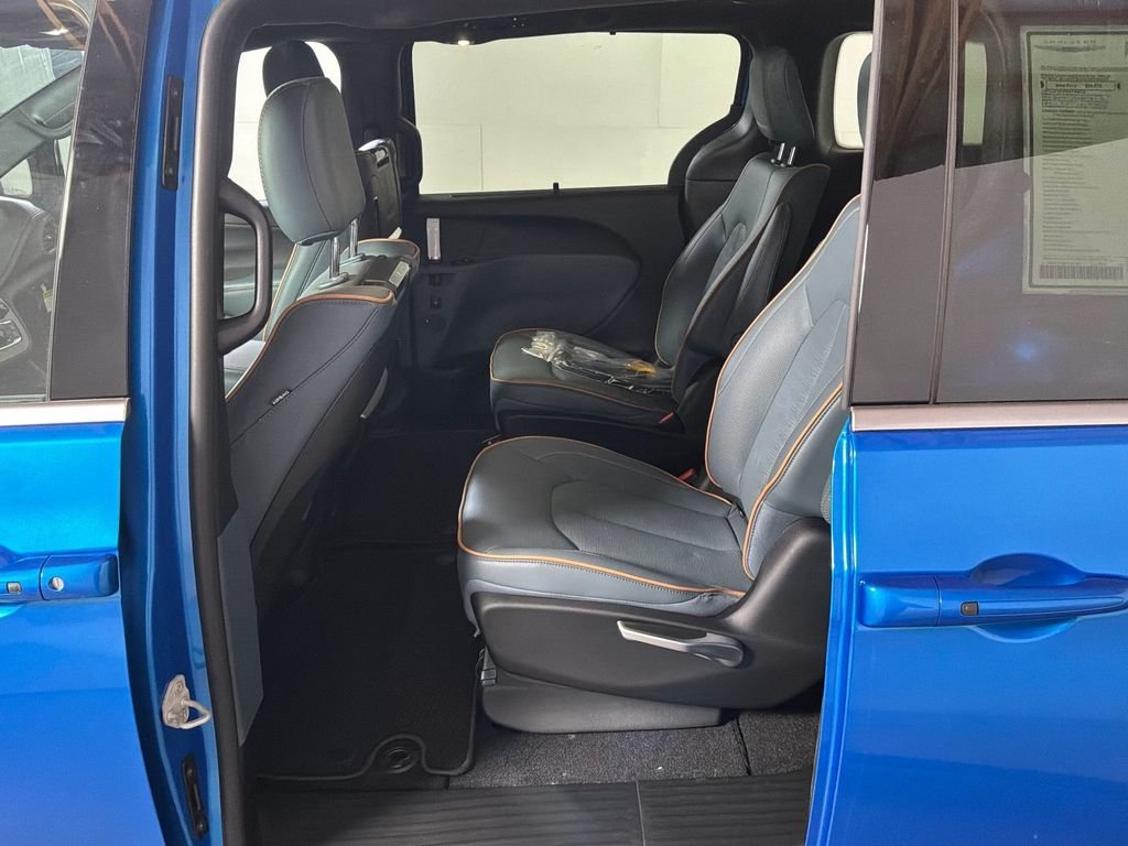New 2027 Hydro Blue Pearl-Coat Exterior Paint Chrysler Pinnacle image 16