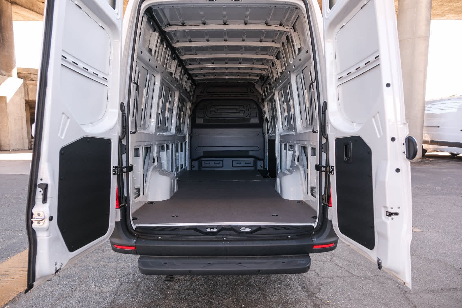 New 2025 Arctic White Mercedes-Benz Cargo 170 WB High Roof RWD Electric Motor image 28