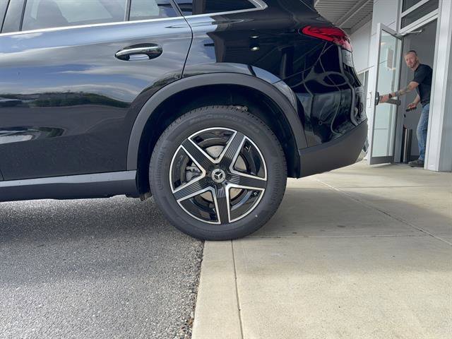 New 2026 Black Mercedes-Benz GLC 300 4MATIC® image 24