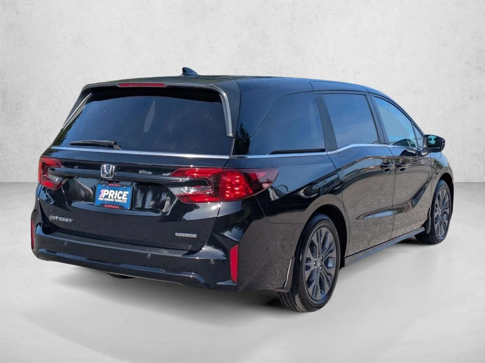 Used 2025 Crystal Black Pear Honda Touring image 5