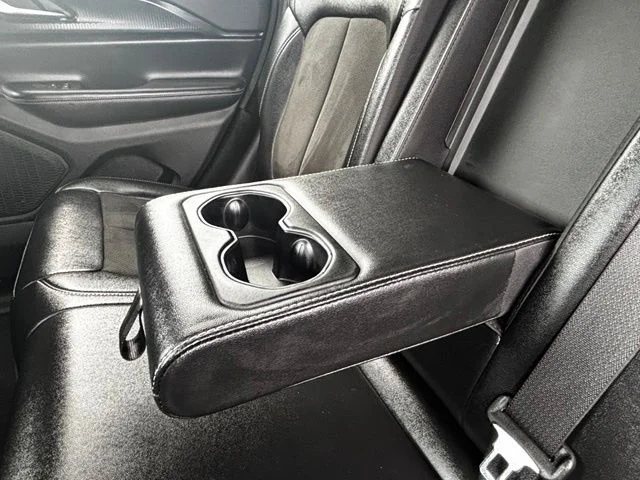Used 2024 White Jeep Altitude image 23