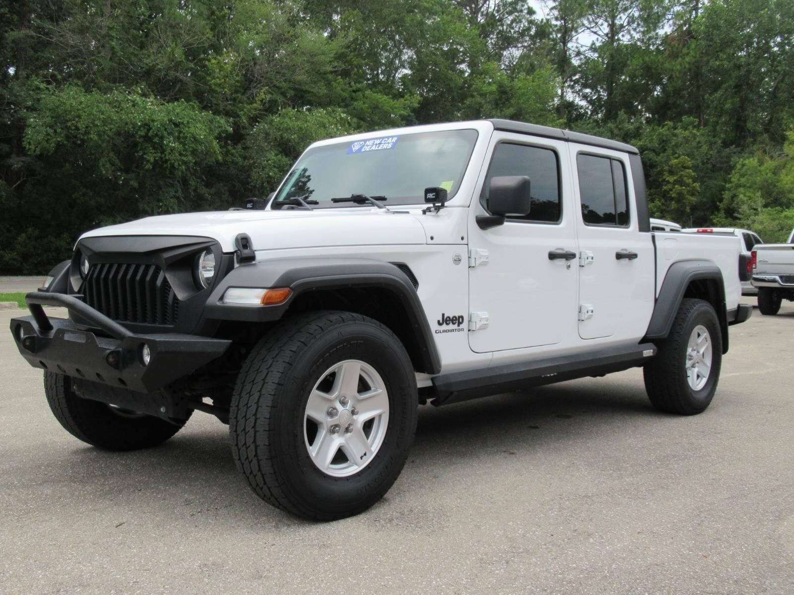 Used 2020 White Jeep Sport image 3