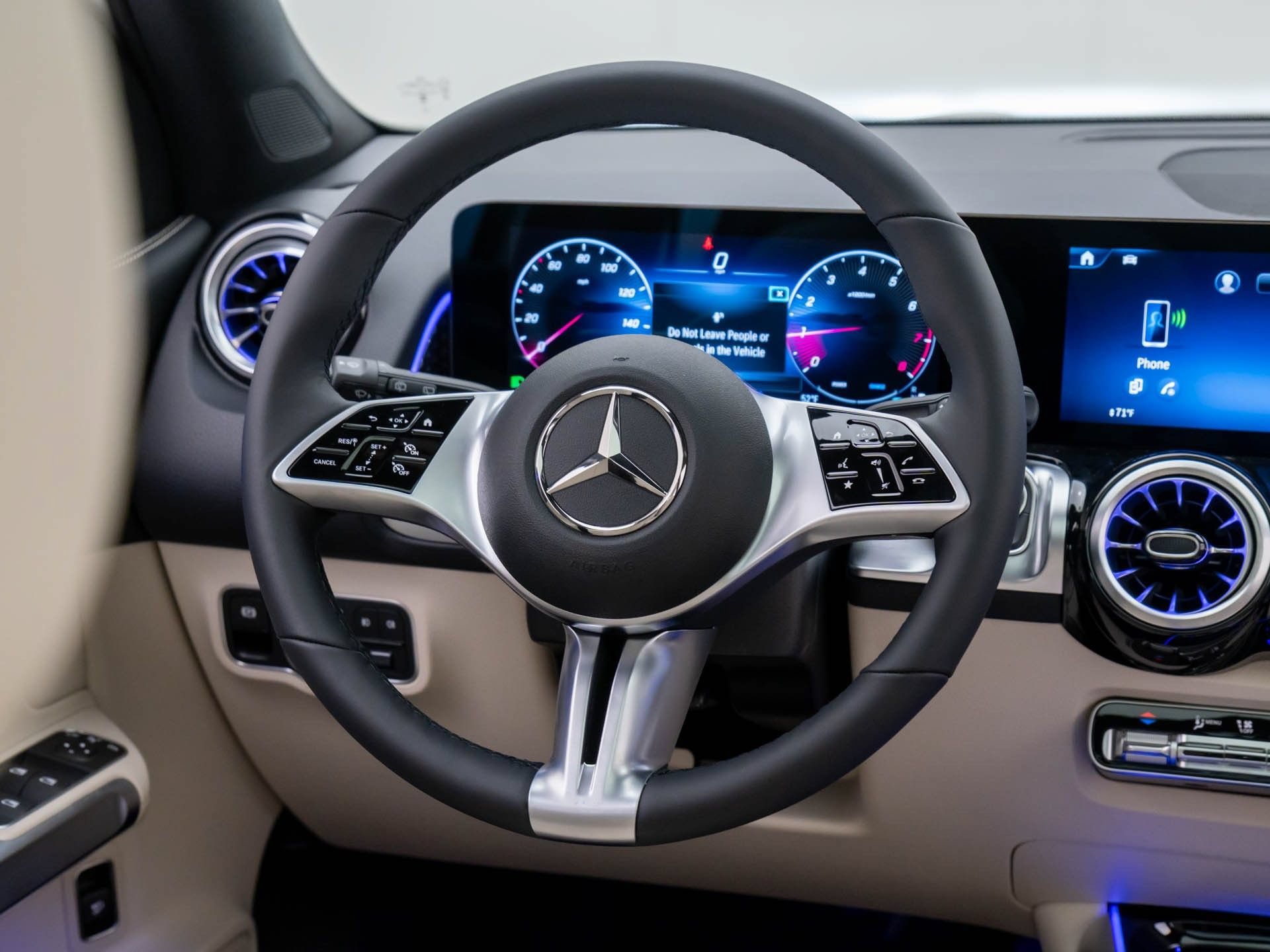 New 2026 Polar White Mercedes-Benz GLB 250 image 55