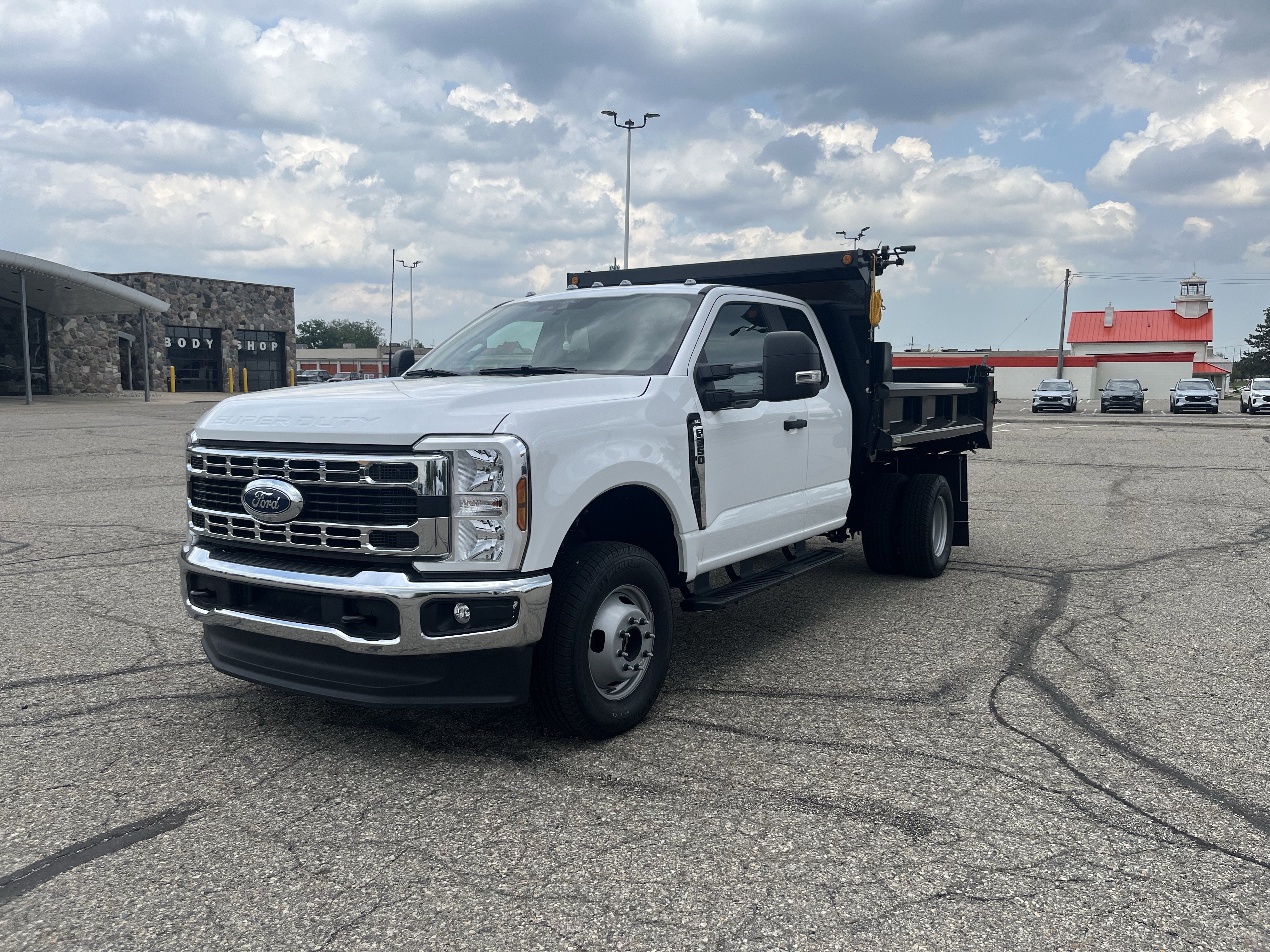 New 2026 Oxford White Ford XL image 2