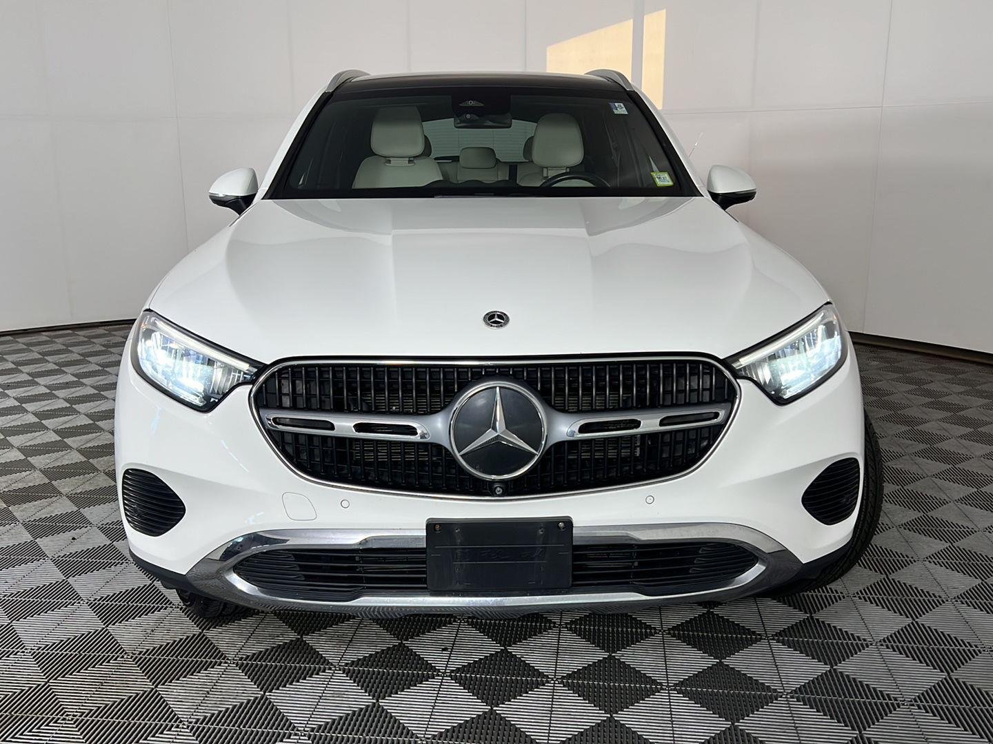 Certified Used 2023 Polar White Mercedes-Benz GLC 300 image 3