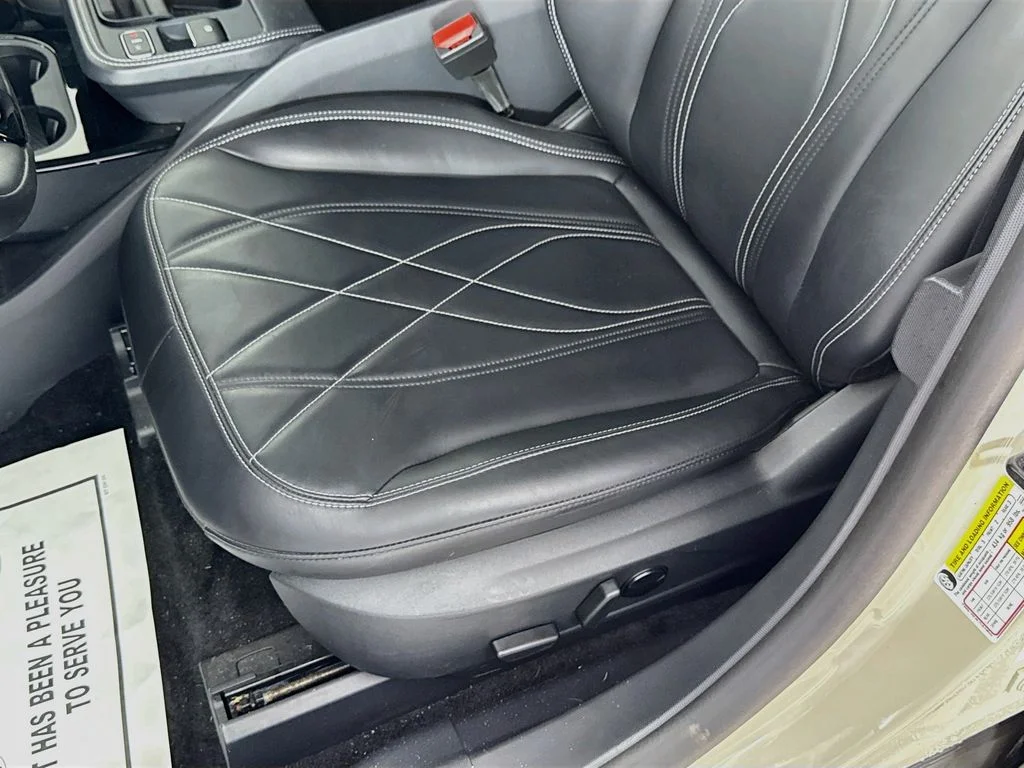 Certified Used 2025 Desert Sand Ford Select image 22