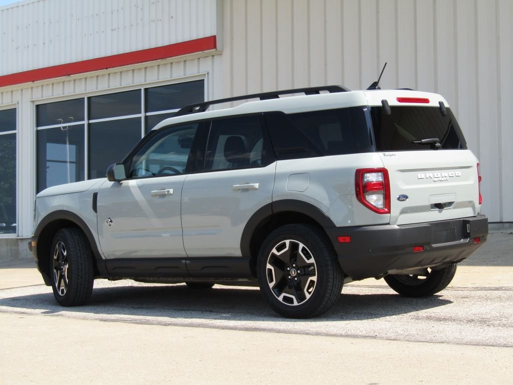Used 2023 Green Ford Outer Banks image 10