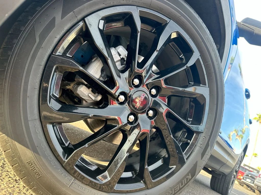 Used 2024  GMC SLT image 17