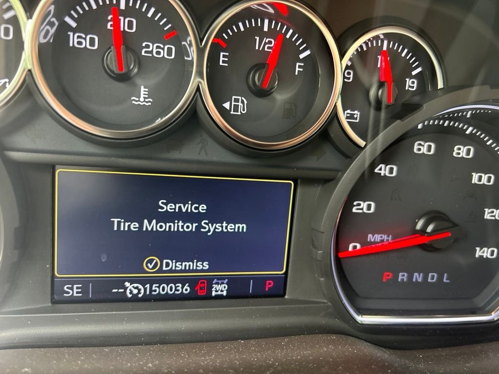 Used 2019 Summit White Chevrolet RST image 4