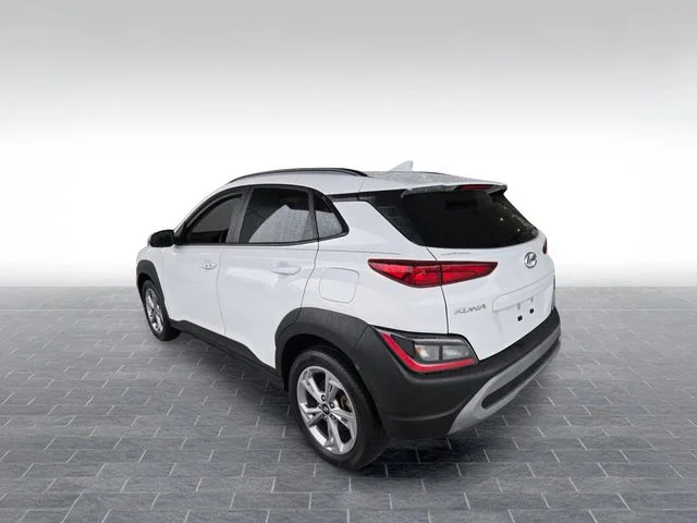 Used 2023 White Hyundai SEL image 6
