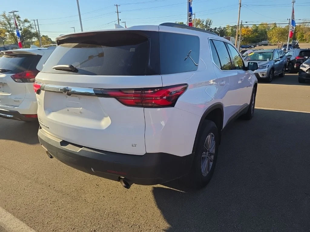 Used 2023 SUMMIT WHITE Chevrolet LT Cloth image 8