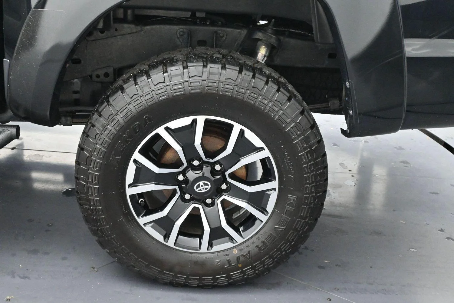 Used 2014 Black Toyota 4WD Double Cab V6 MT (Natl) image 31