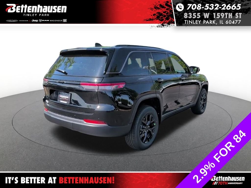 New 2026 Diamond Black Crystal Pearl-Coat Exterior Paint Jeep Altitude image 7