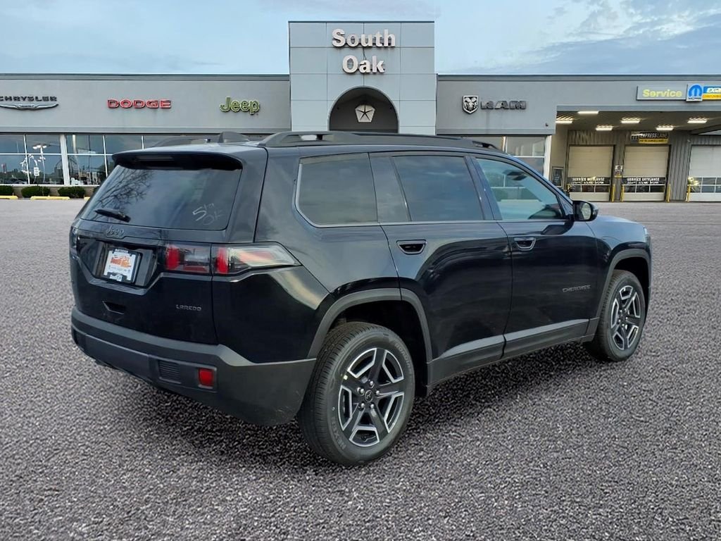 New 2026 Diamond Black Crystal Pearl-Coat Exterior Paint Jeep Laredo image 3