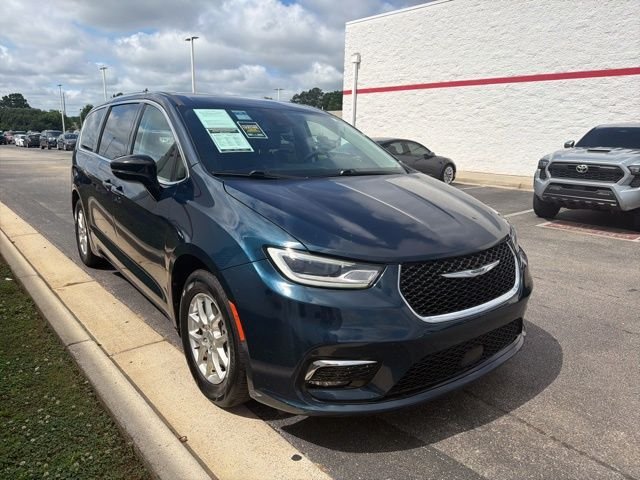 2024 Chrysler Pacifica Touring L's photo