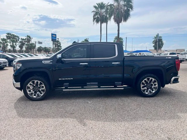 Used 2023 Black GMC SLT image 4