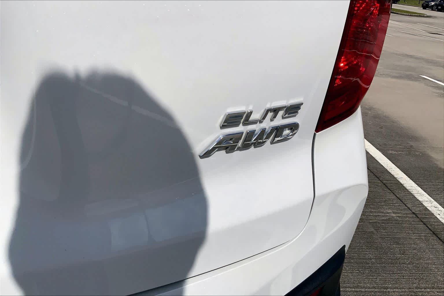 Used 2023 Platinum White Pearl Honda Elite image 10