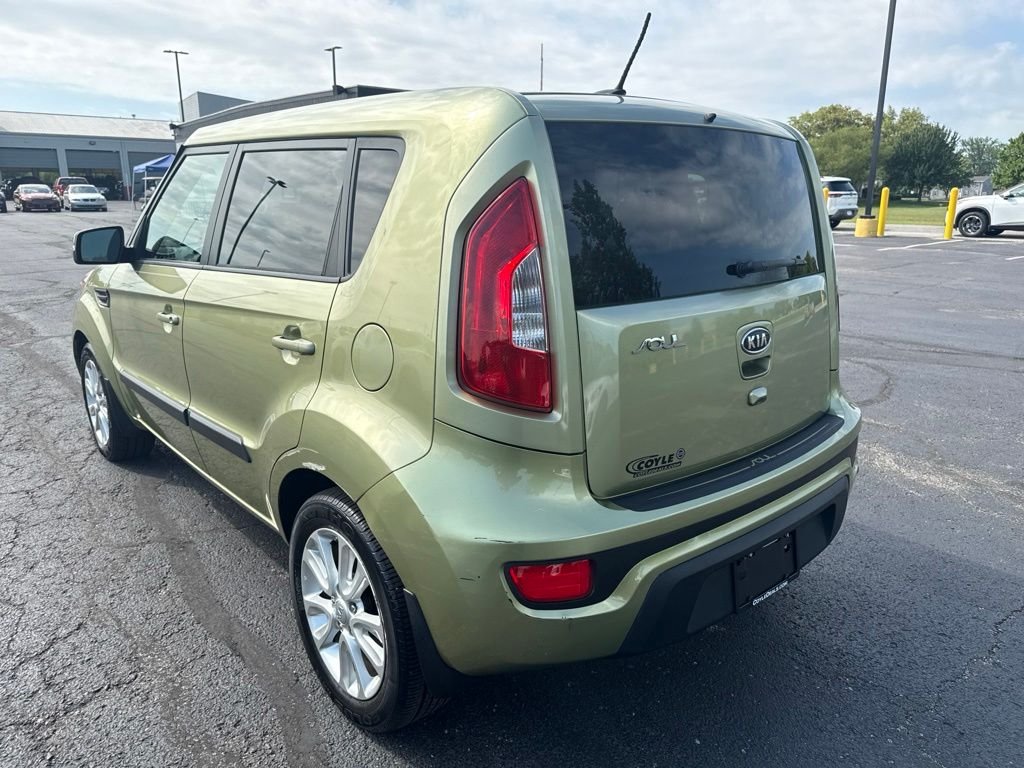 Used 2012 Green Kia Plus image 5