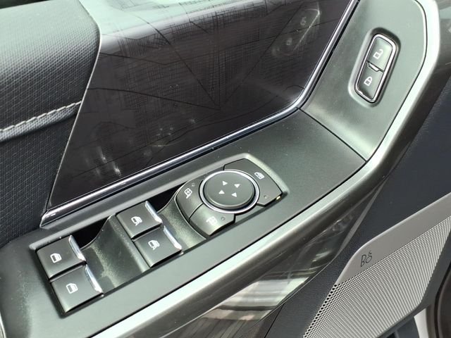 Used 2022 White Ford XLT image 23