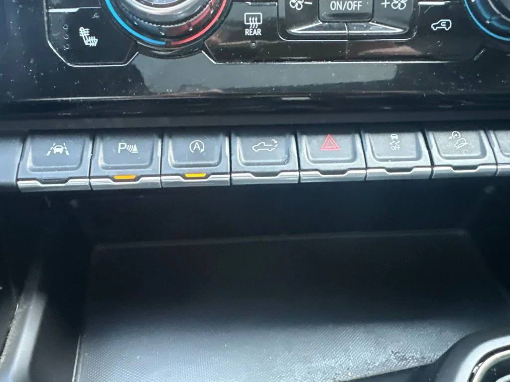 Used 2022 Blue GMC AT4 image 25